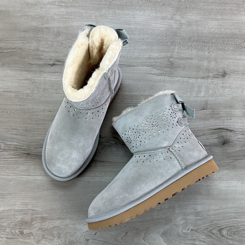 🍁 UGG 🍁 Women's Da Sunshine Perf
Drizzle Suede Boots - Picture 11 of 16